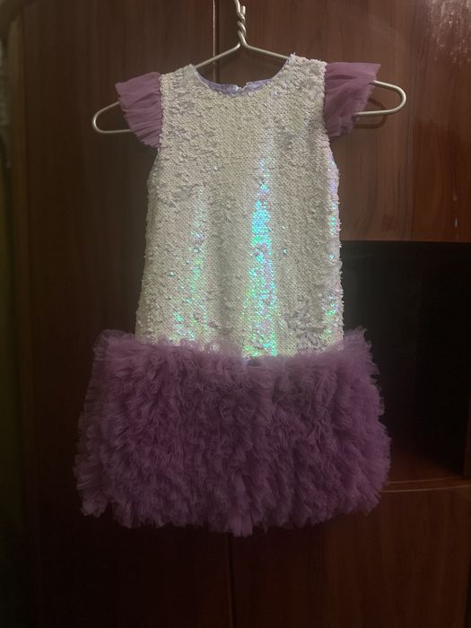 Сукні на прокат та можливо з подальшим викупом.Дрес кодові та звичайні