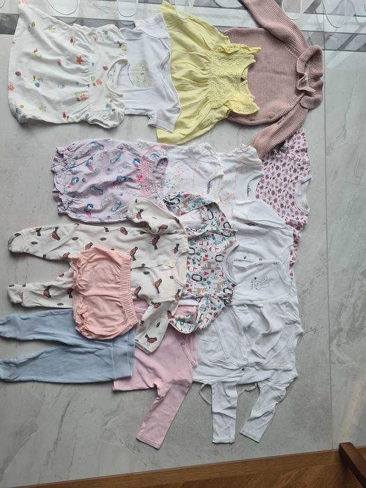 Zestaw ubranek dla dziewczynki r. 62