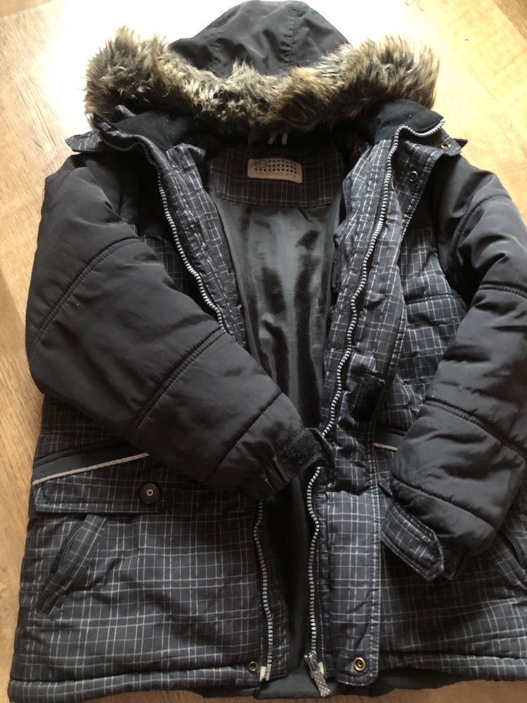 Зимняя куртка на 5-9 лет