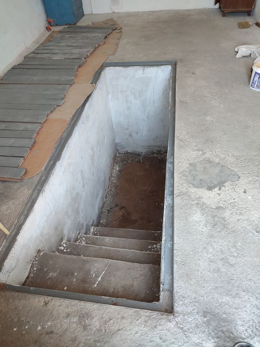 Здаю/продаю  гараж с высок. воротами 2,5 метра в Октябрьск а/кСолнечн