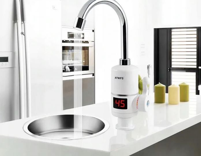 elektryczny przepływowy podgrzewacz wody LCD.