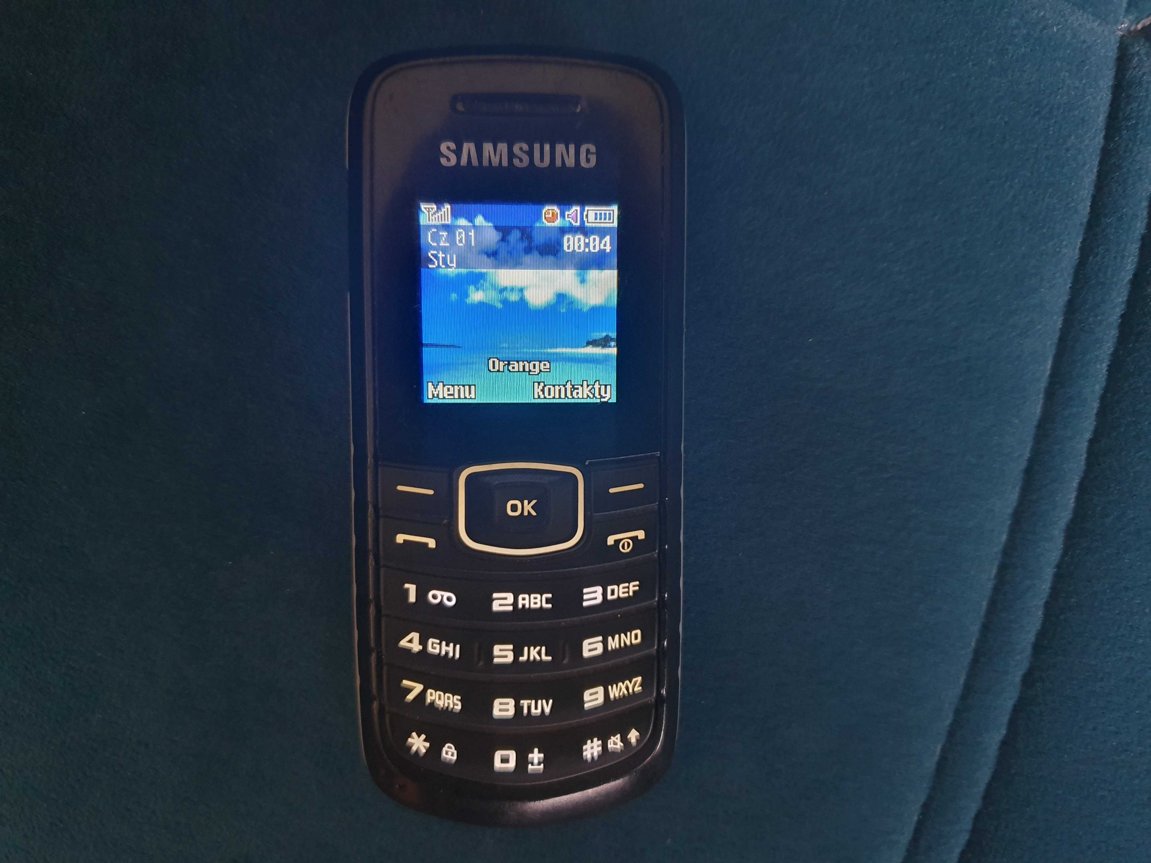 Telefon samsung GT-E1080 w pełni sprawny