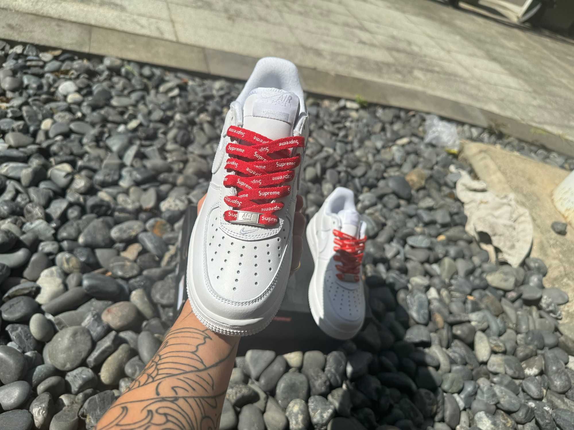 Nike Air Force 1 Low Supreme White r.43