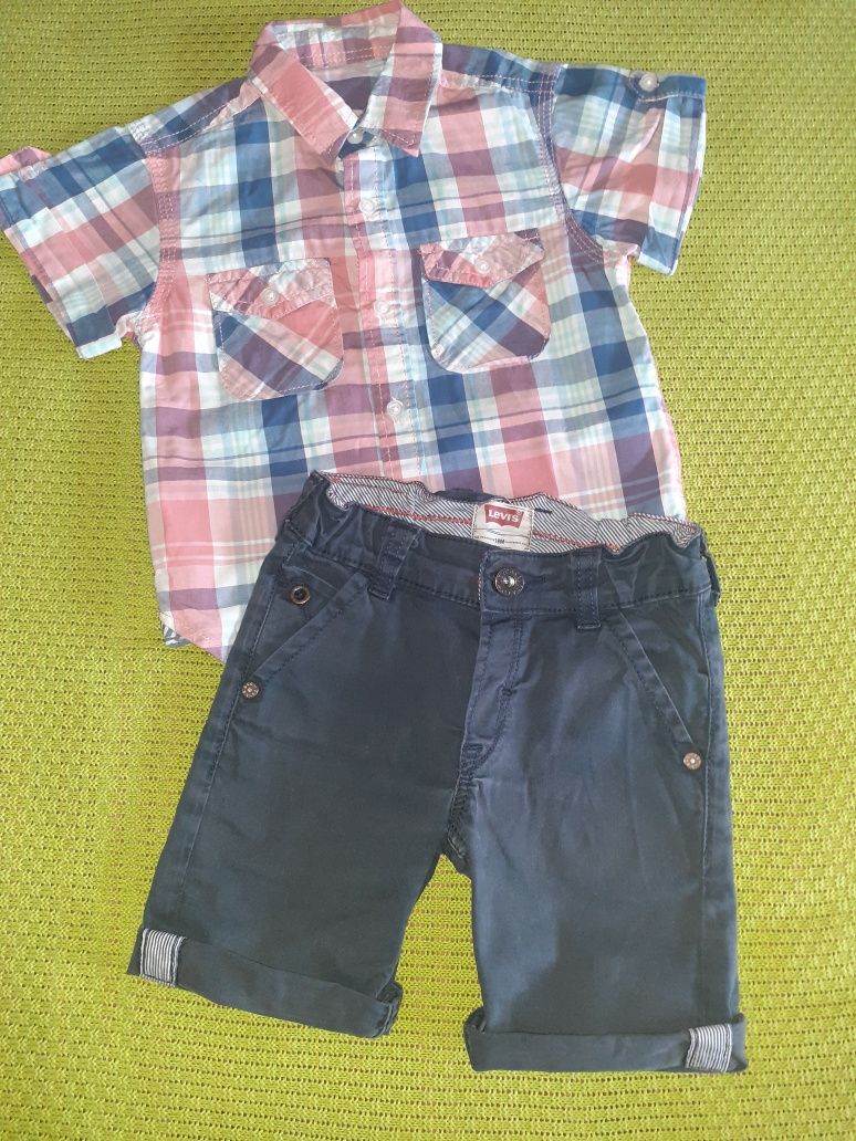 Conjunto Calções e t-shirt de menino. Tamanho 18-24meses