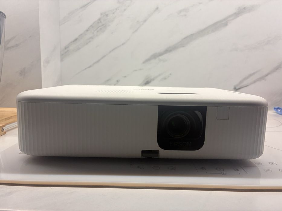 Projektor epson co fh02