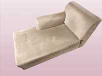 Cadeira longa, chaise Long, cor creme aveludado