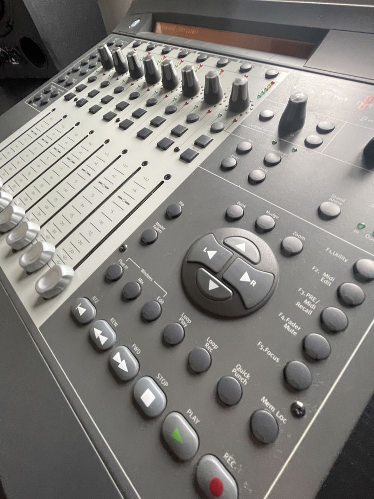 Vendo digidesign  Command 8