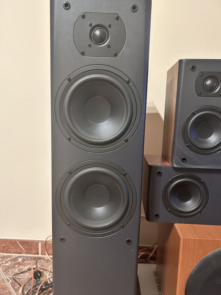 Kino domowe 5.0 + amplituner i subwoofer