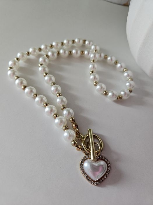 Perłowy naszyjnik z Sercem Accessories Dziubeka Vezzi Zapraszam