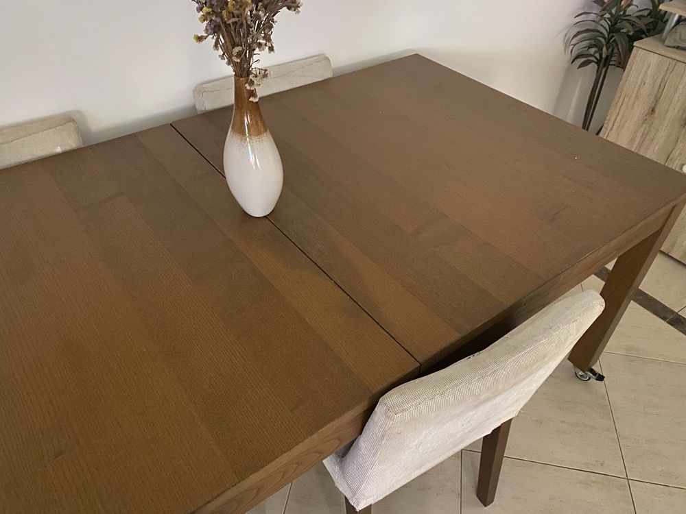 Conjunto mesa extensivel e cadeiras