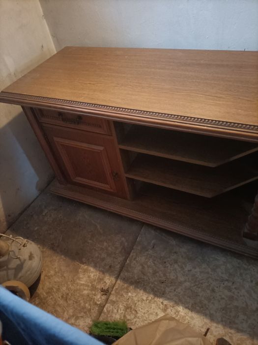 Stolik pod telewizor