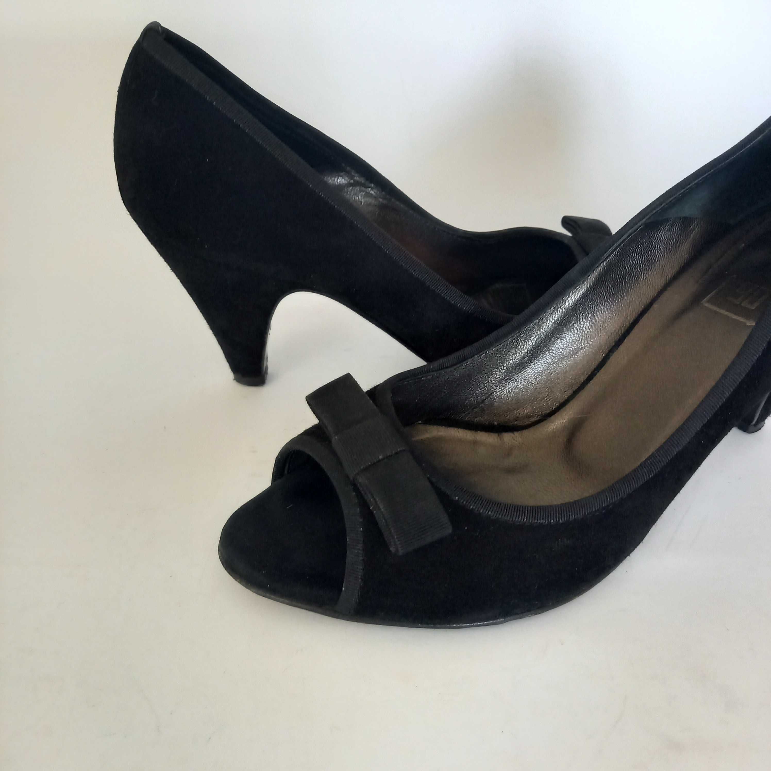 Buty damskie włoskie - wygodny obcas  roz. 38 / zamsz naturalny