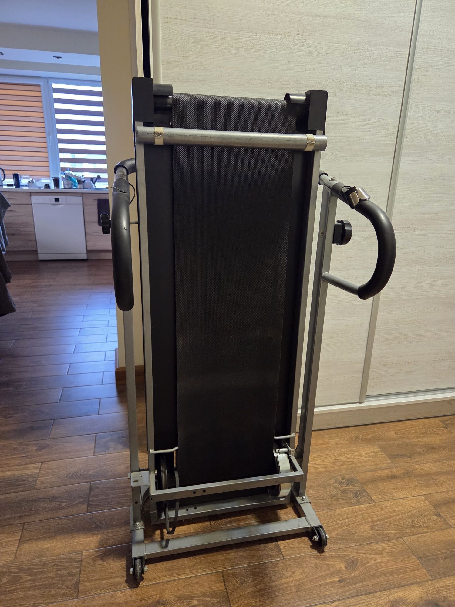 Bieżnia magnetyczna ONE Fitness B8595