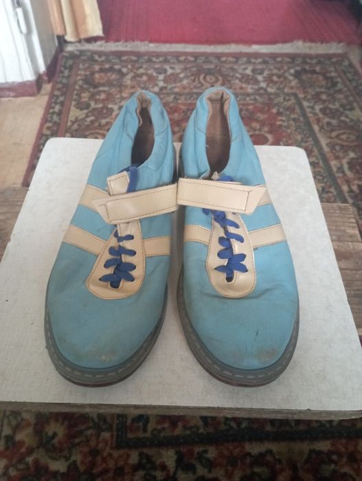 Продам кроссовки и Штангетки