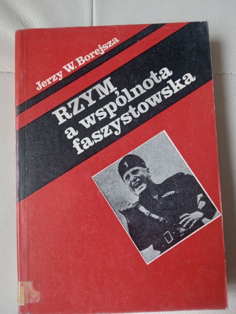 Borejsza Rzym a wspólnota faszystowska