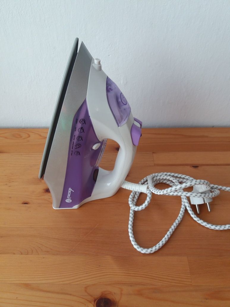 Żelazko parowe Łucznik SLI-7000