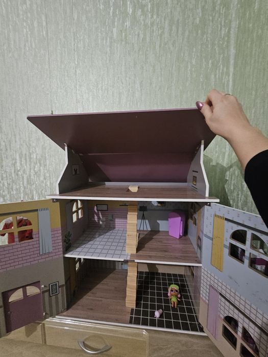 Домік для ляльок Ляльковий дім / Будинок для ляльок лол
Висота 61 см,