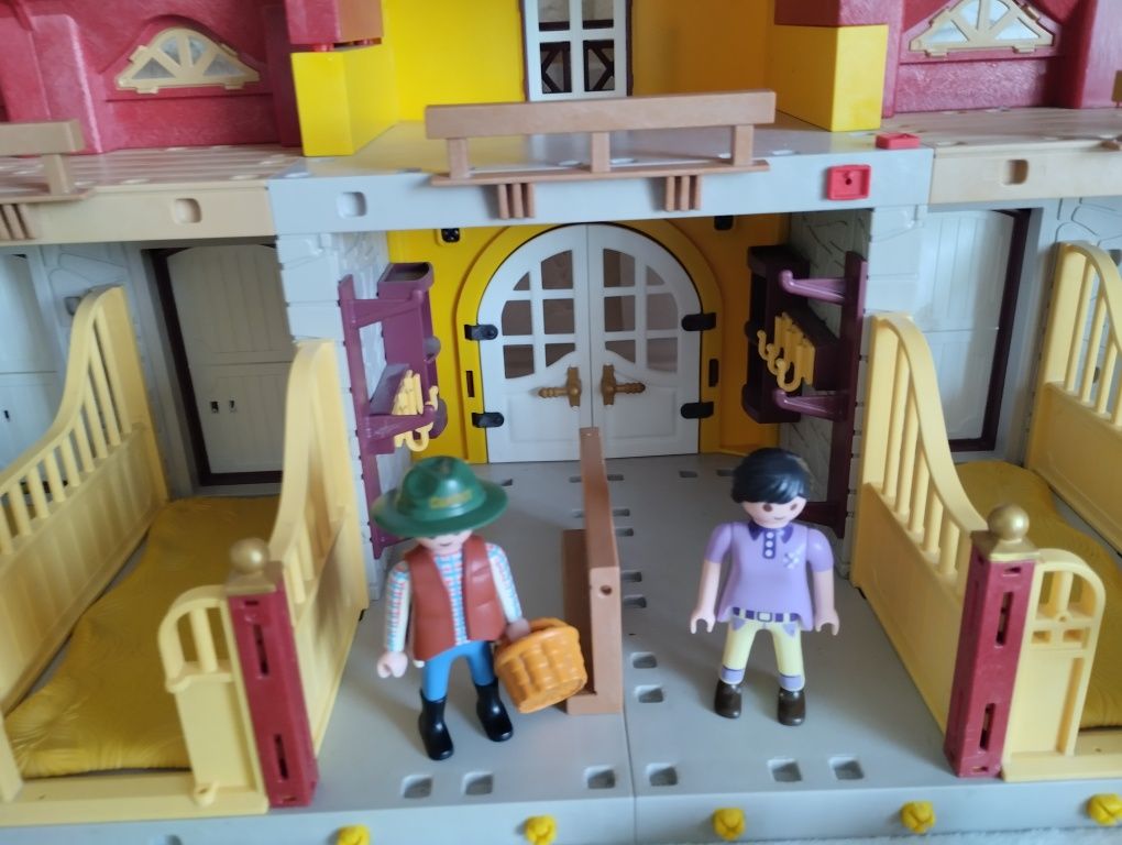 Playmobil duża stadnina z akcesoriami