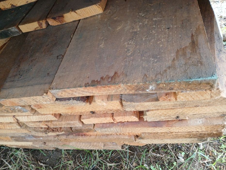 Madeira de pinho manso