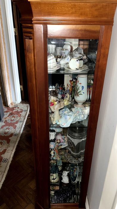 Pequena cristaleira em cerejeira (120x55 cm)