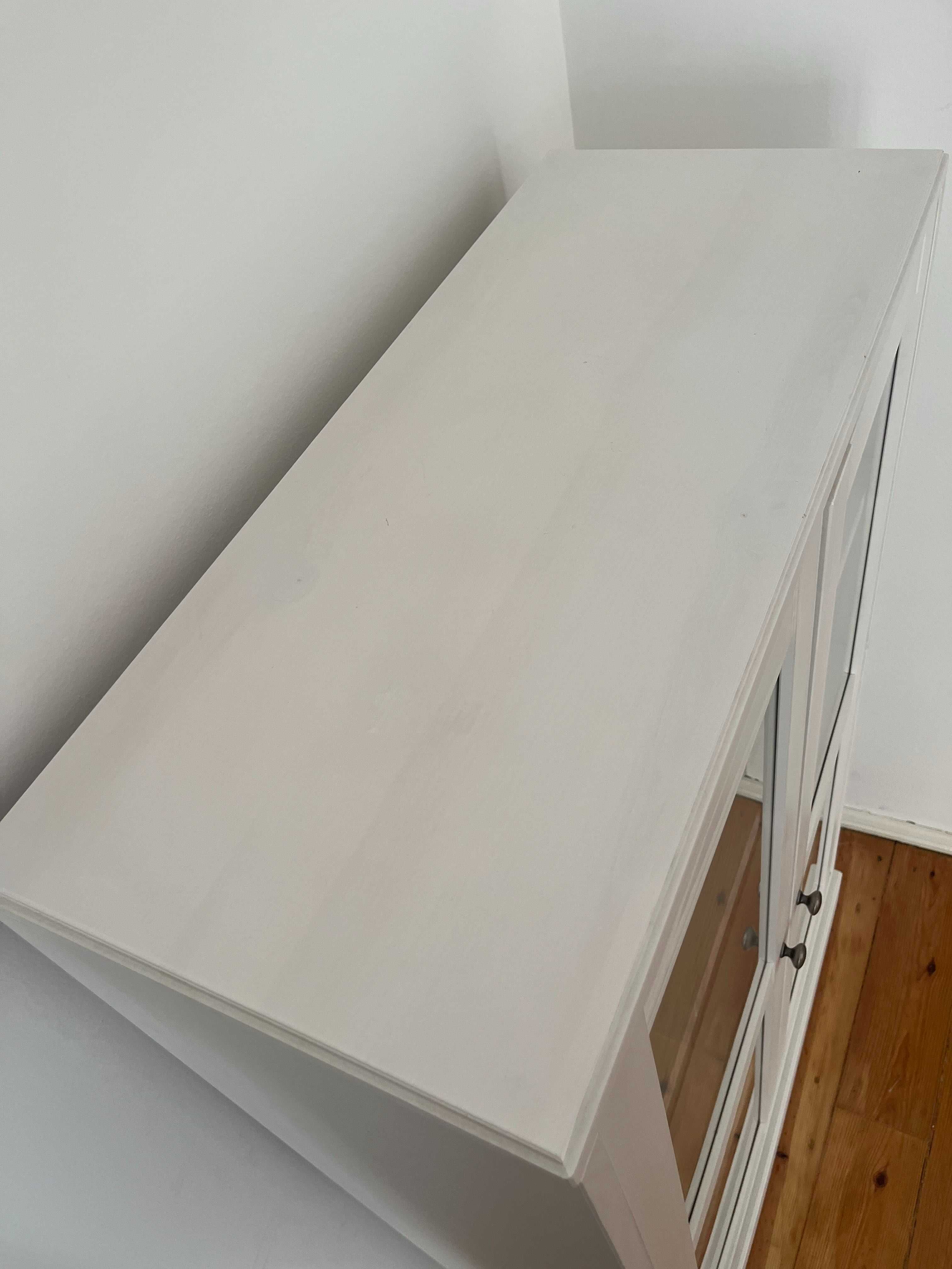 Vitrine branca IKEA