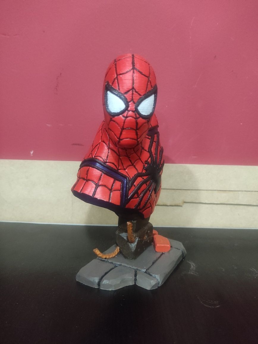 Busto Spider Man pintado à mão