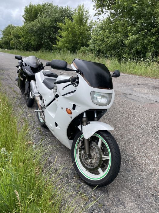 Продам або обміняю Хонда Vfr 400