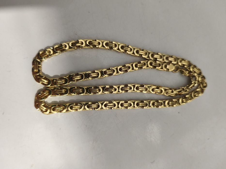 Pozlacany łańcuch splot królewski