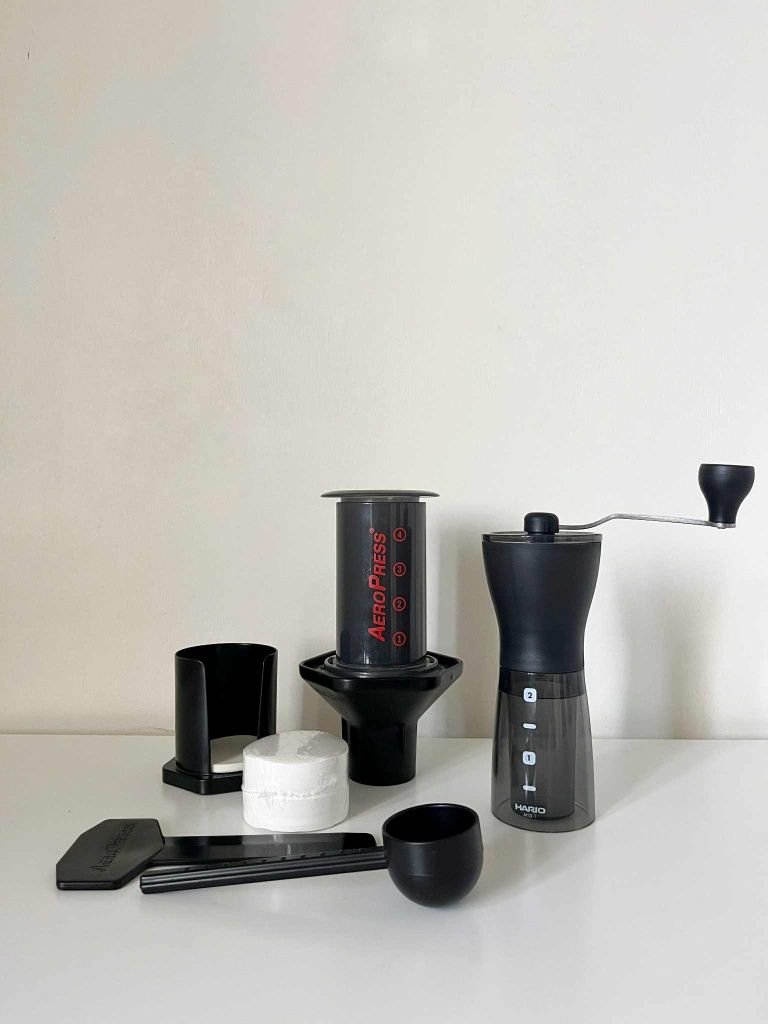 Aeropress Original + 350 filtrów + młynek do kawy Hario Mini Slim Plus