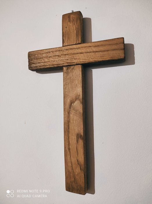 Dębowy krzyż, wiszący, drewniany krzyżyk