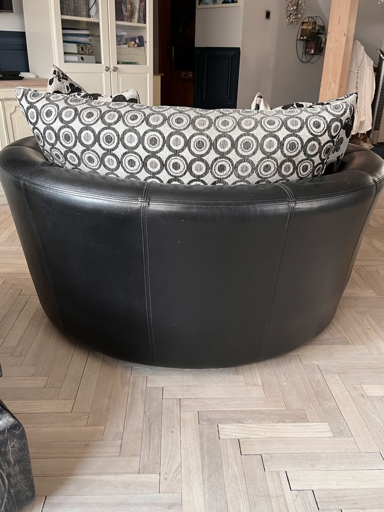 Sofa koło stan idealny