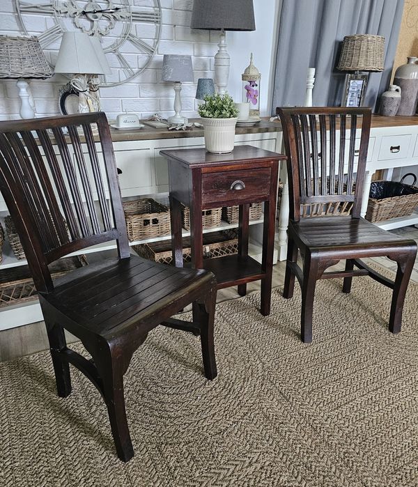 Krzesła drewniane kolonialne