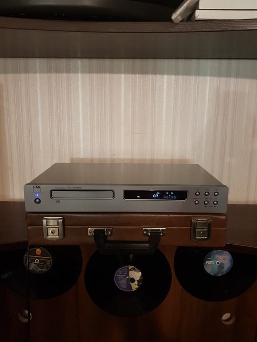 NAD C 515 BEE ( 24 битный как новый ) Cd плеер , Cd проигрыватель , Cd
