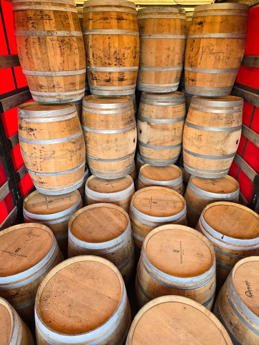 Beczka po winie drewniana DĘBOWA szczelna JASNA dekoracyjna 225 litrów