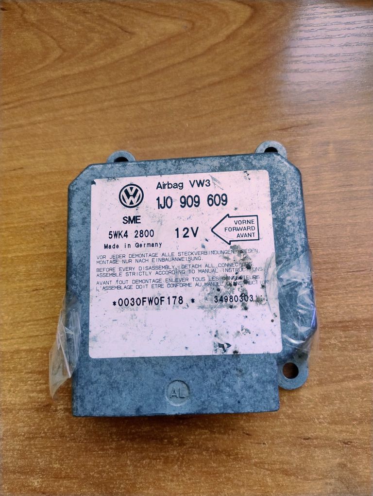 Seat Leon I Audi VW Golf Skoda Sensor moduł AirBag 1j09