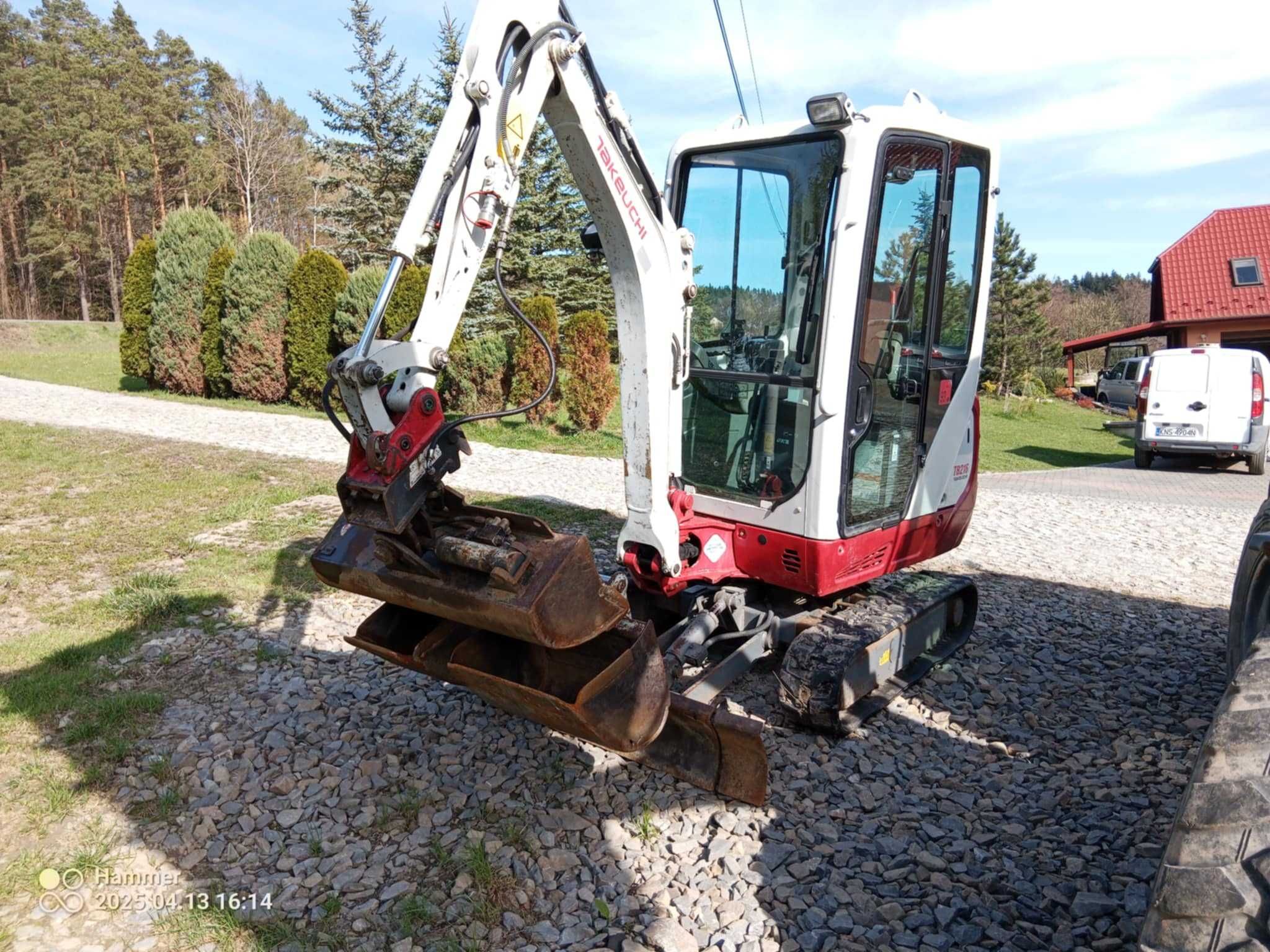 Minikoparka Takeuchi TB216