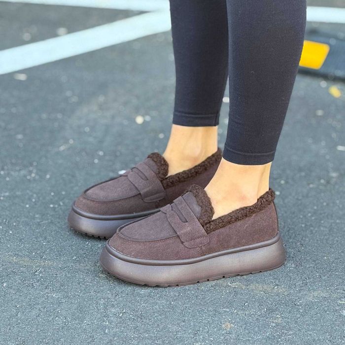 Жіночі зимові лофери замшеві (36-41) на хутрі шоколадні | Черевики