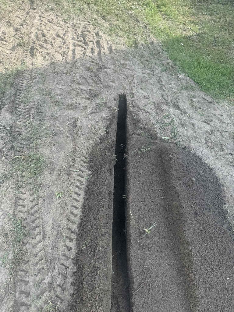 Wypożyczalnia! Koparka łańcuchowa z napędem na gąsienicach Wynajem!