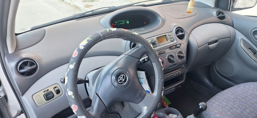 Toyota Yaris VVT-i
