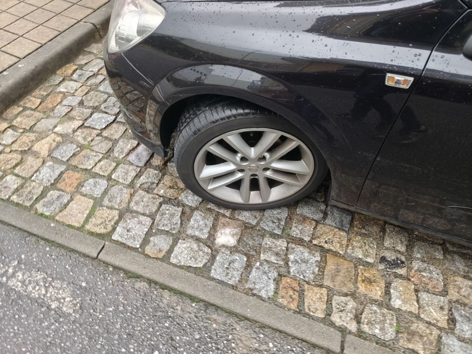 Opel astra H twintop 
2008/11

Capota não abre 
Já vai com inspeção e