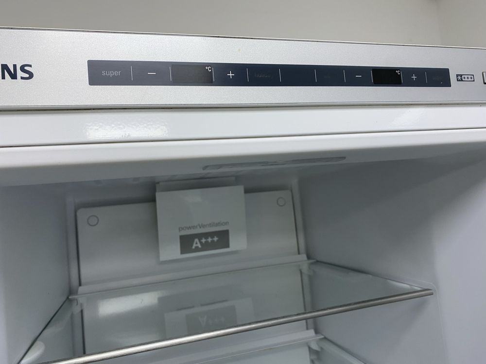 Двухкамерный холодильник SIEMENS FD9211