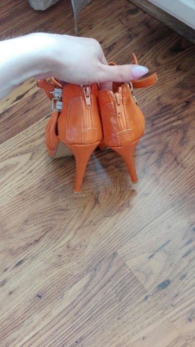 Rude/pomarańczowe szpilki sandały