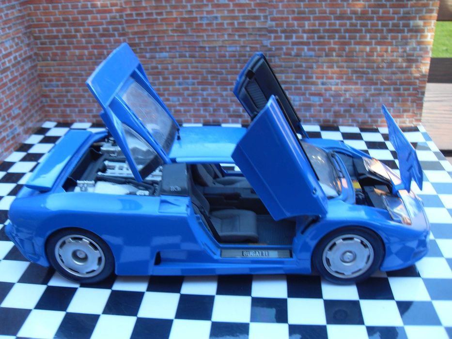 Bugatti EB 110  1:18