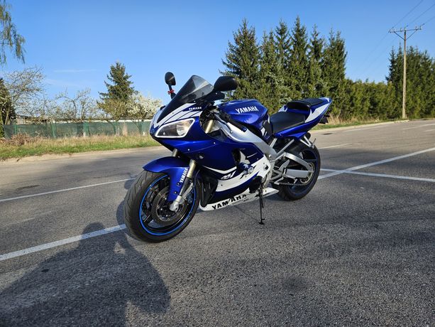 Yamaha r1 rn04  2000