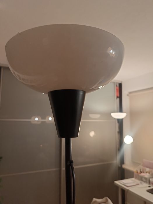 Kultowa lampa podłogowa Ikea