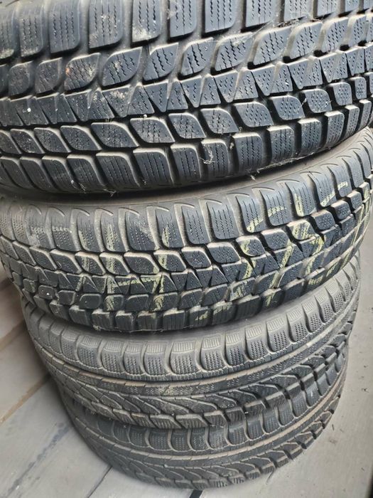 Шини зимові з дисками на Renault 4шт.