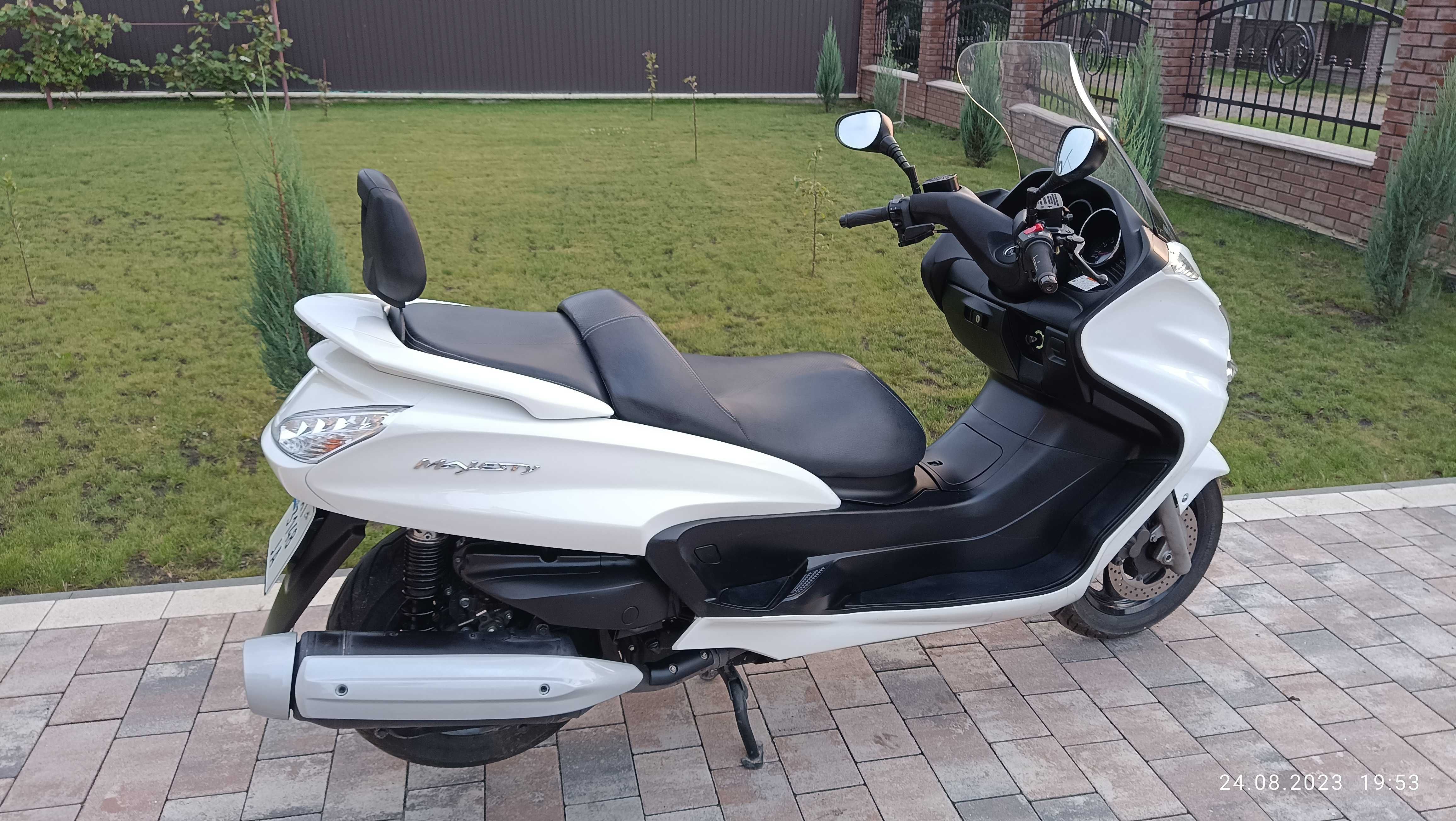 Yamaha YP 400 2011 року