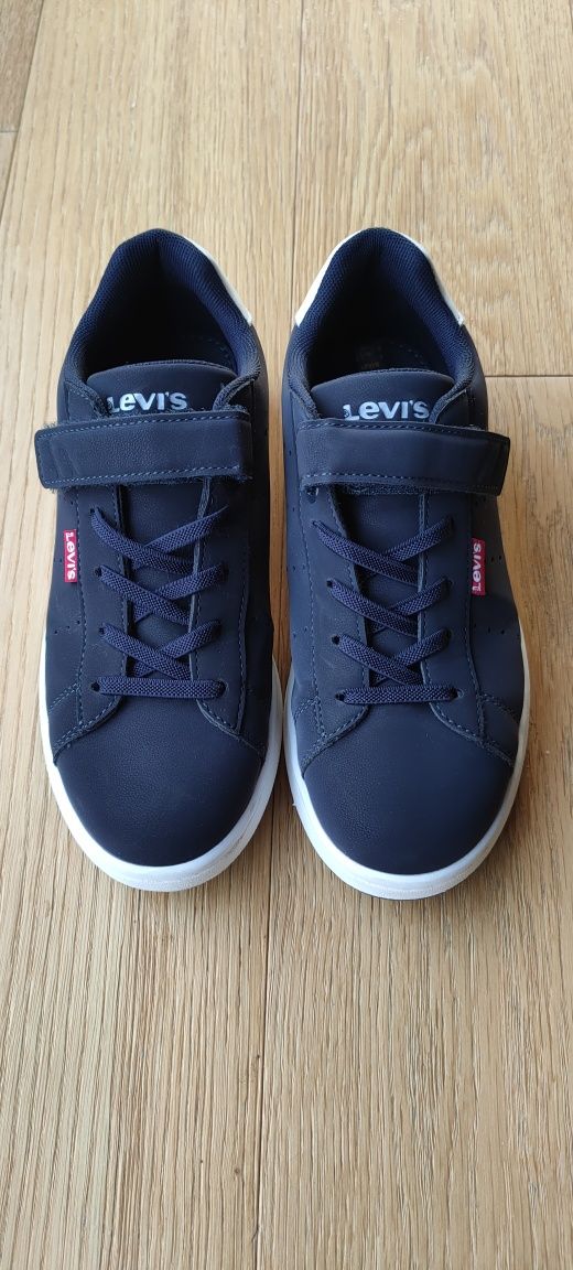 Buty chłopięce sneakersy Levi's r. 35