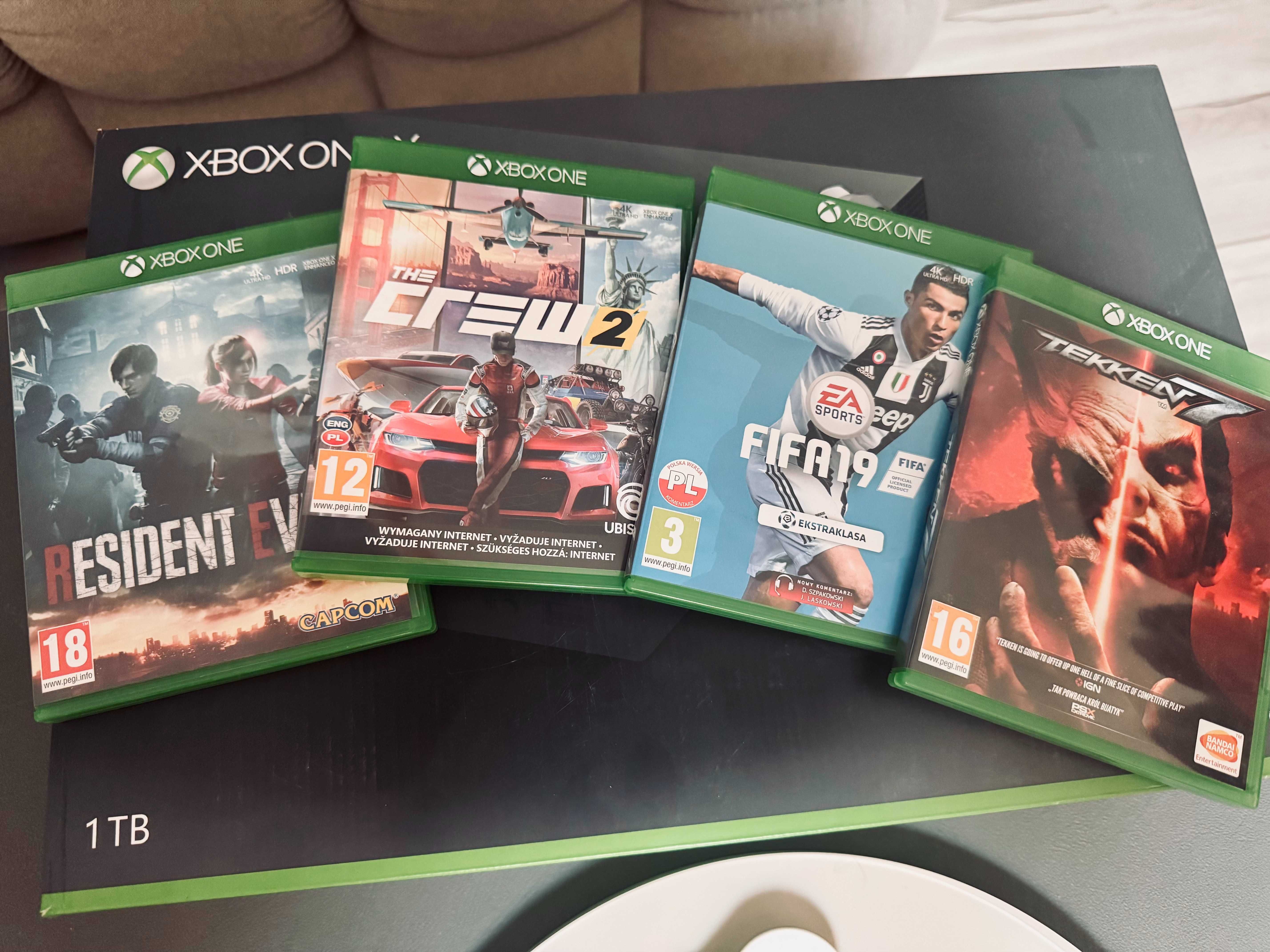 Konsola Xbox One X 1TB + Dysk SSD 4 TB + 2 PADY + GRATISY - jak nowy