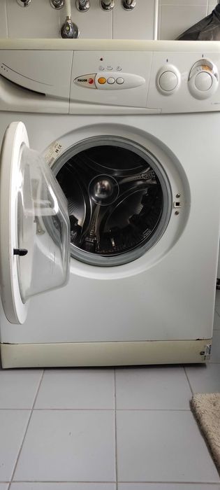 Máquina de lavar roupa Fagor [Completamente Funcional]